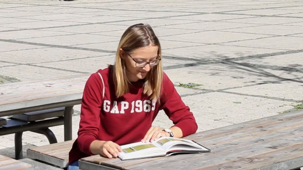 Platzhalterbild — Screenshot zum Video "Patricia studirt Mathematik und Physik in Jena"